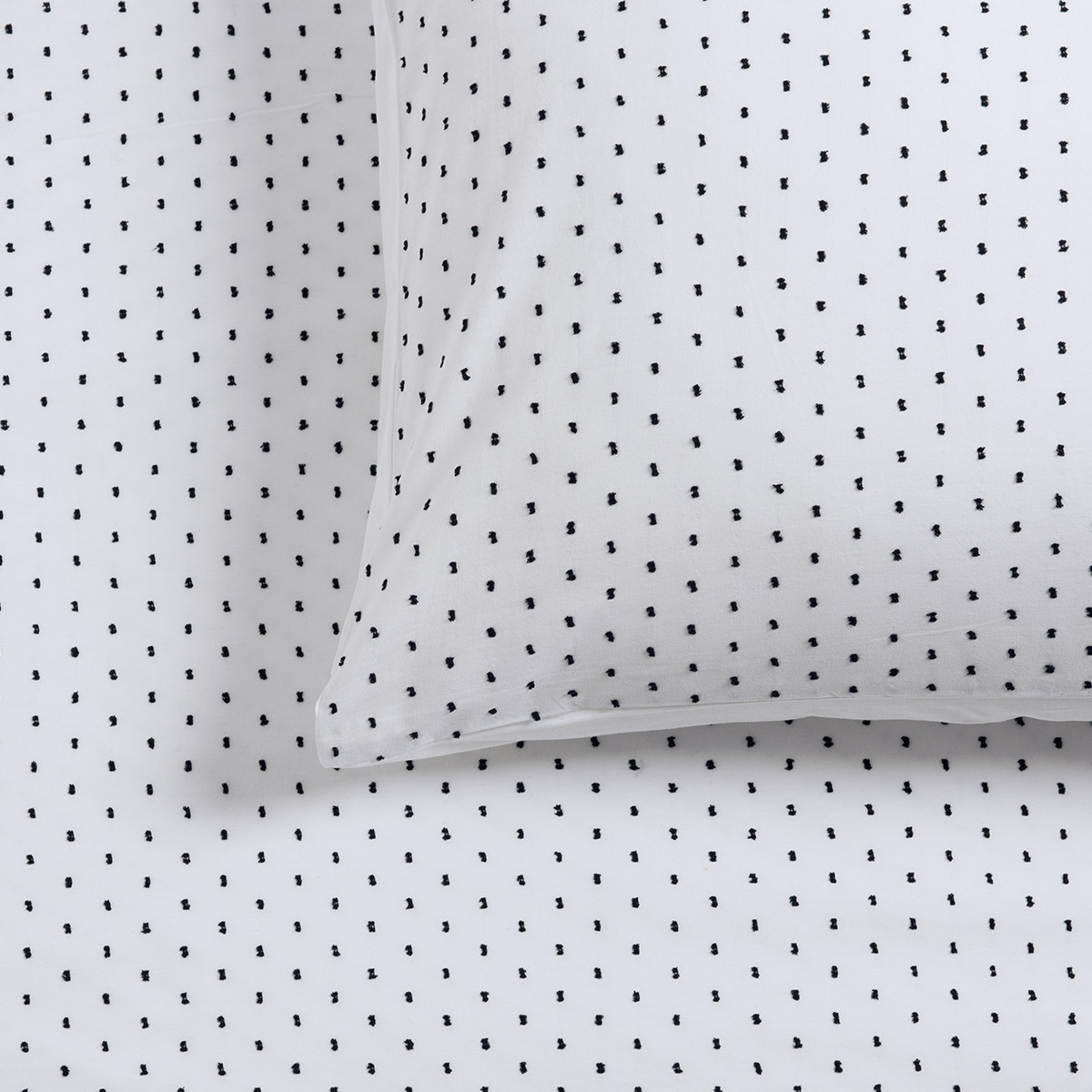 200 Thread Count Spotty Cotton Bed Linen
